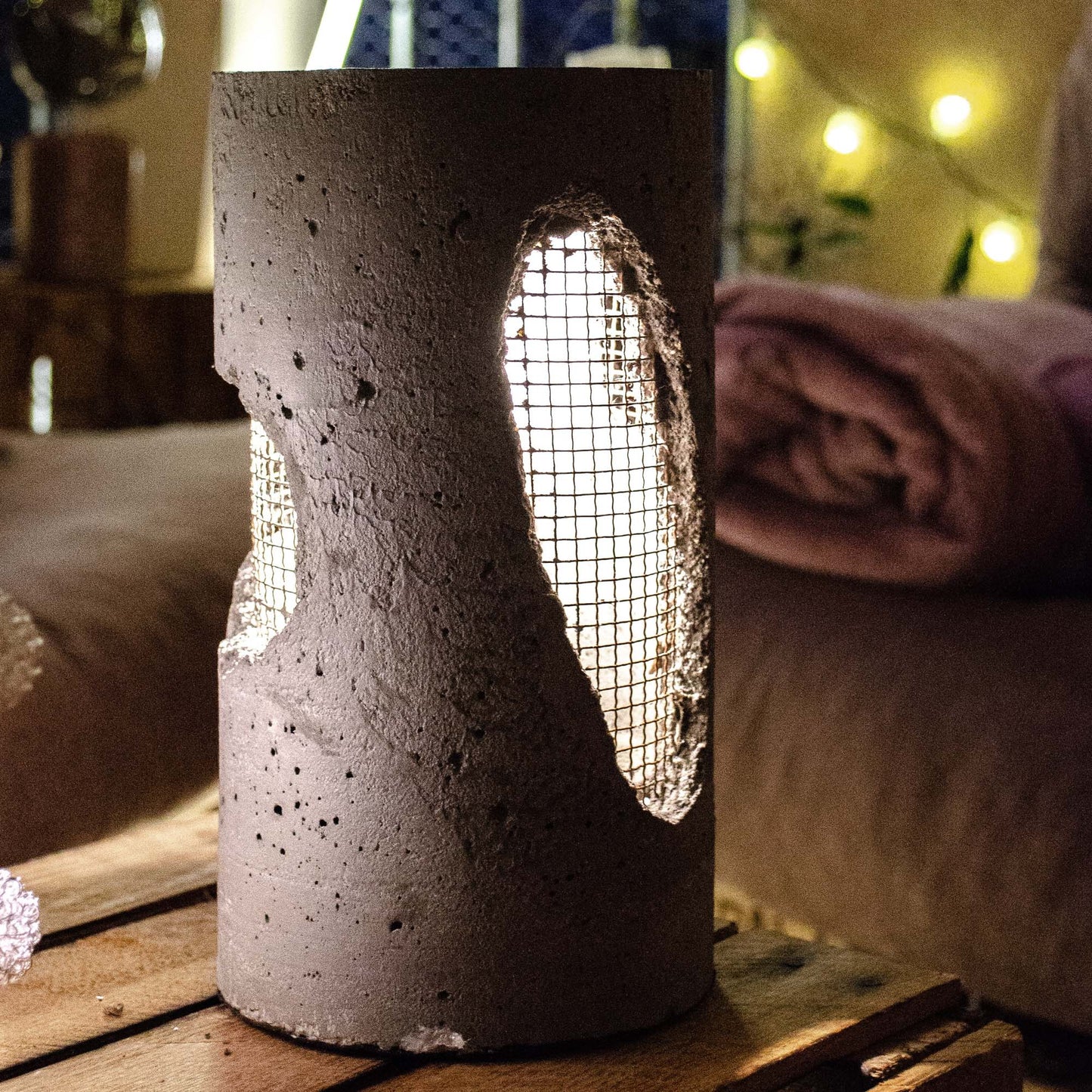 Tischlampe - Zement-Lampe mit Gittergeflecht dunkelgrau modernes Design