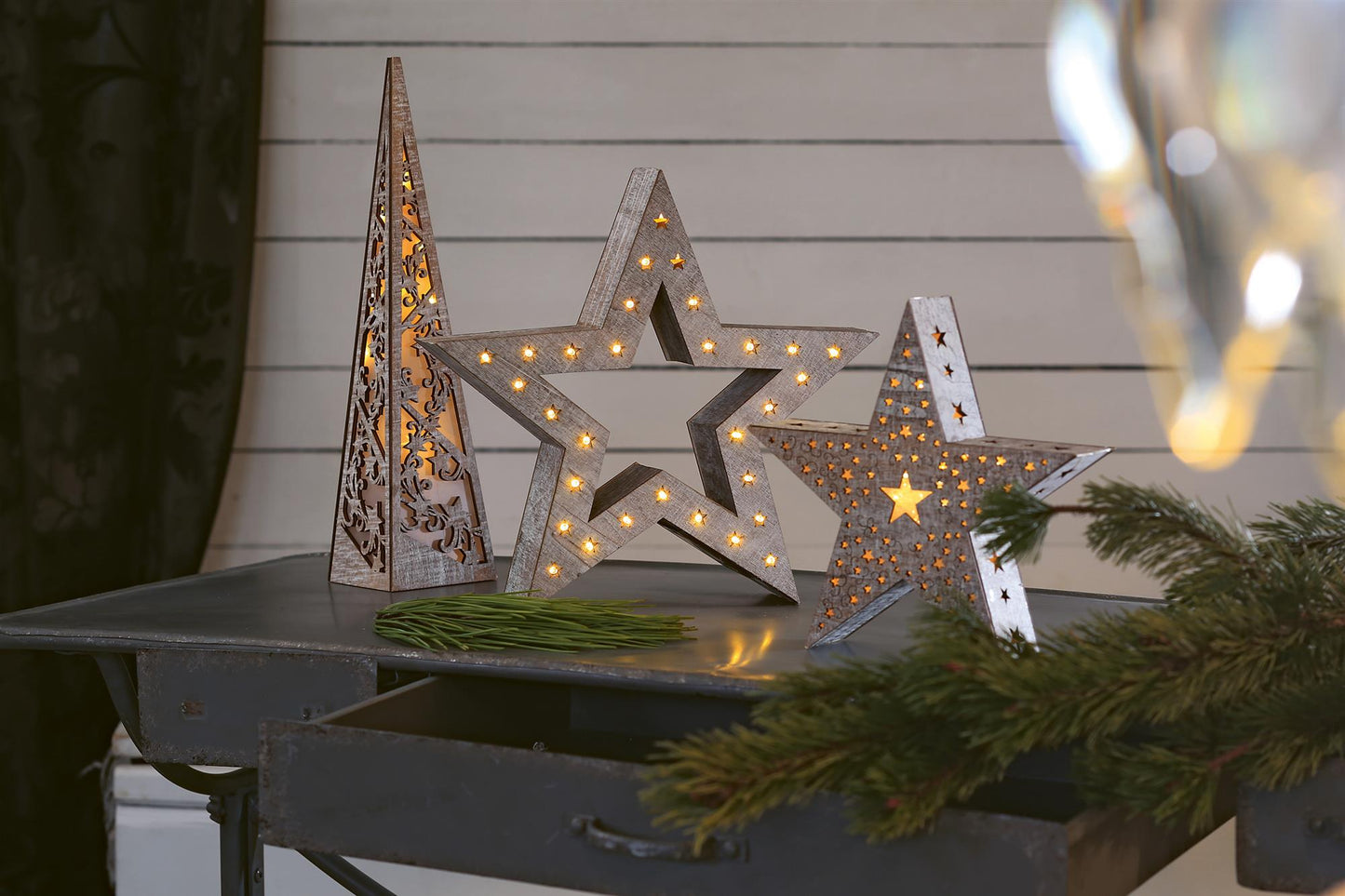 LED-Holzstern, weiß gebeizt, DIA 35cm, 30 LEDs ww, mit Timer, batteriebetrieben