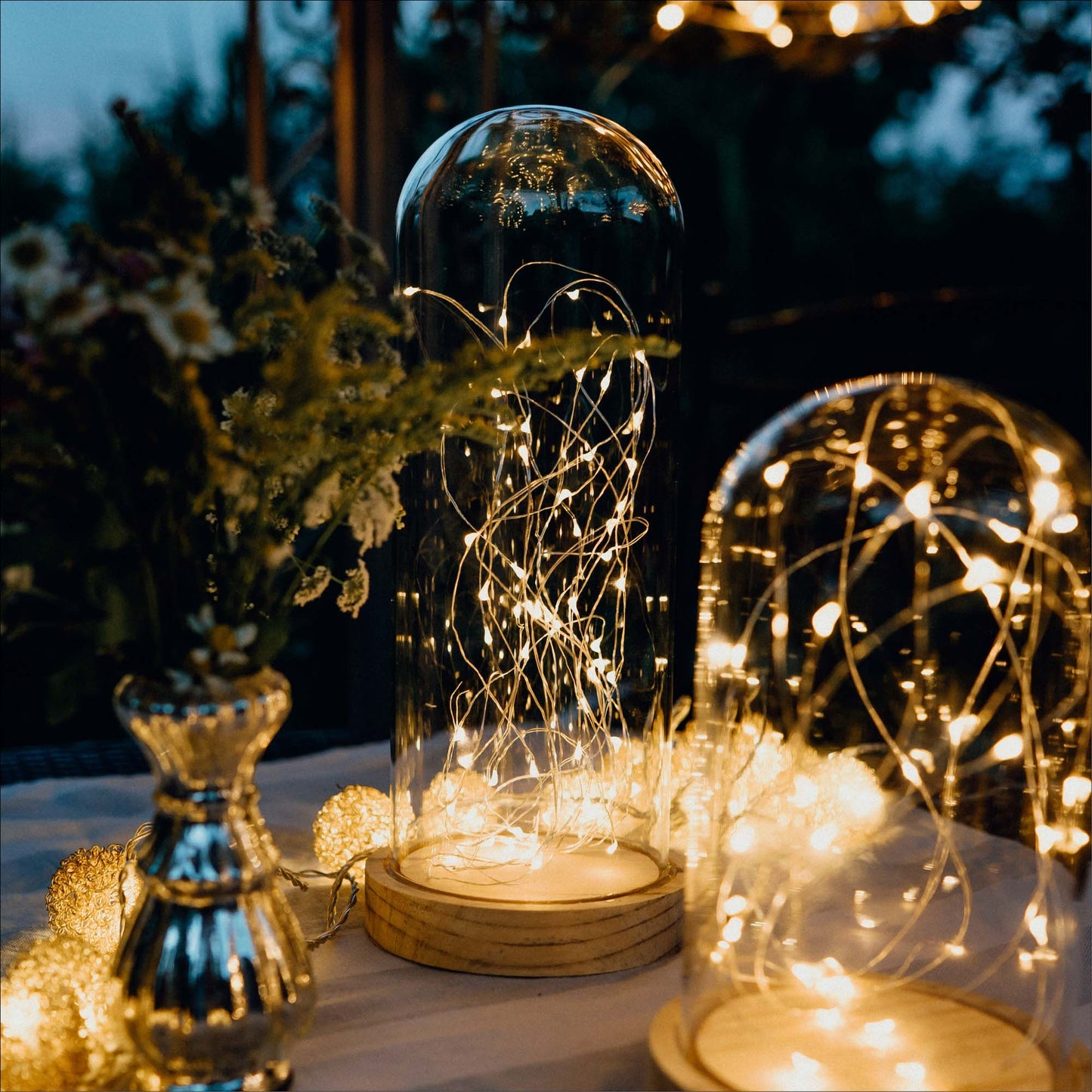 Hellum Glasglocke mit LED-Lichterkette, 60 LEDs, batteriebetrieben, Timer, 13×30 cm 152982