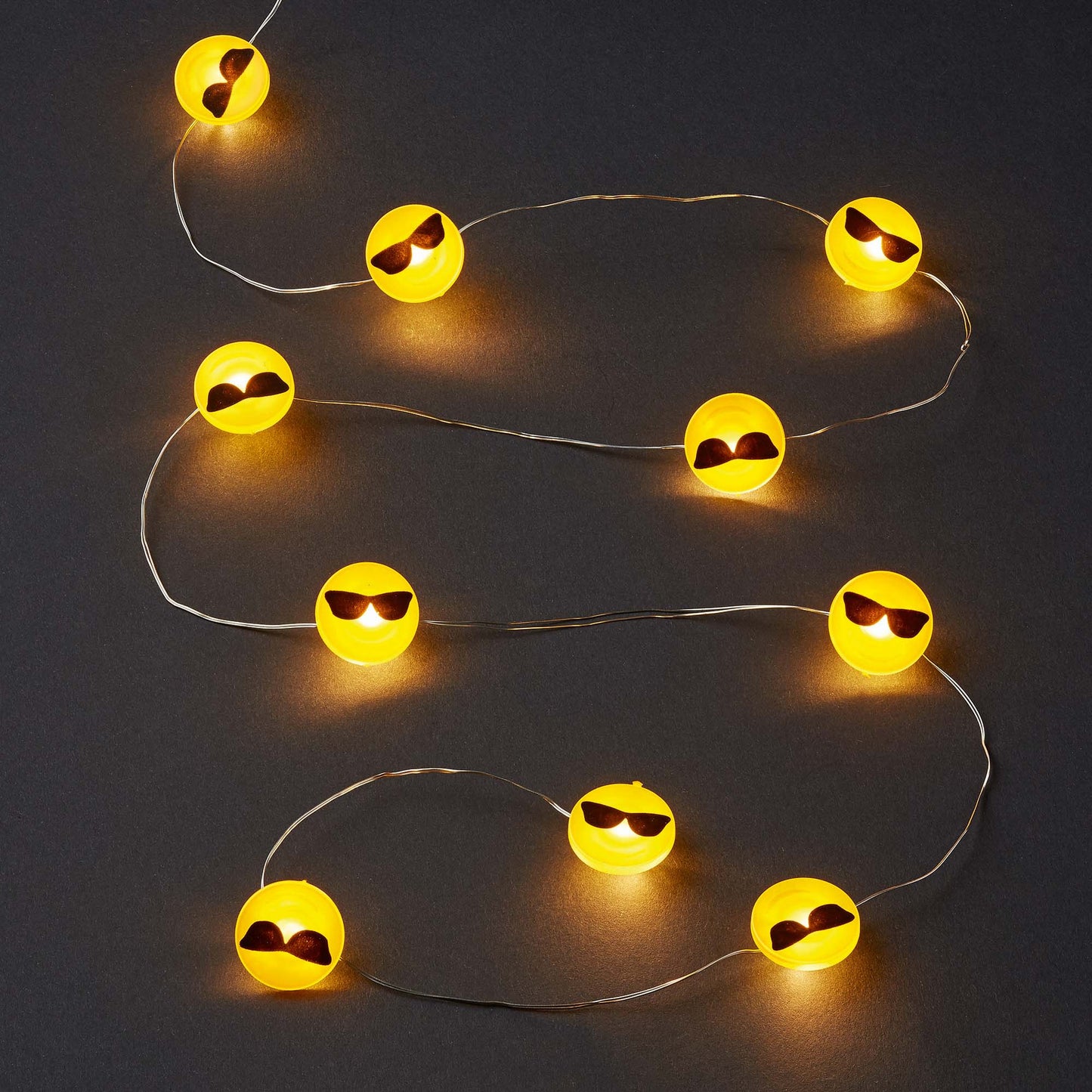 LED-Lichterkette mit Tauperlen und "Cool" Emoticon, 10 LEDs, batteriebetrieben