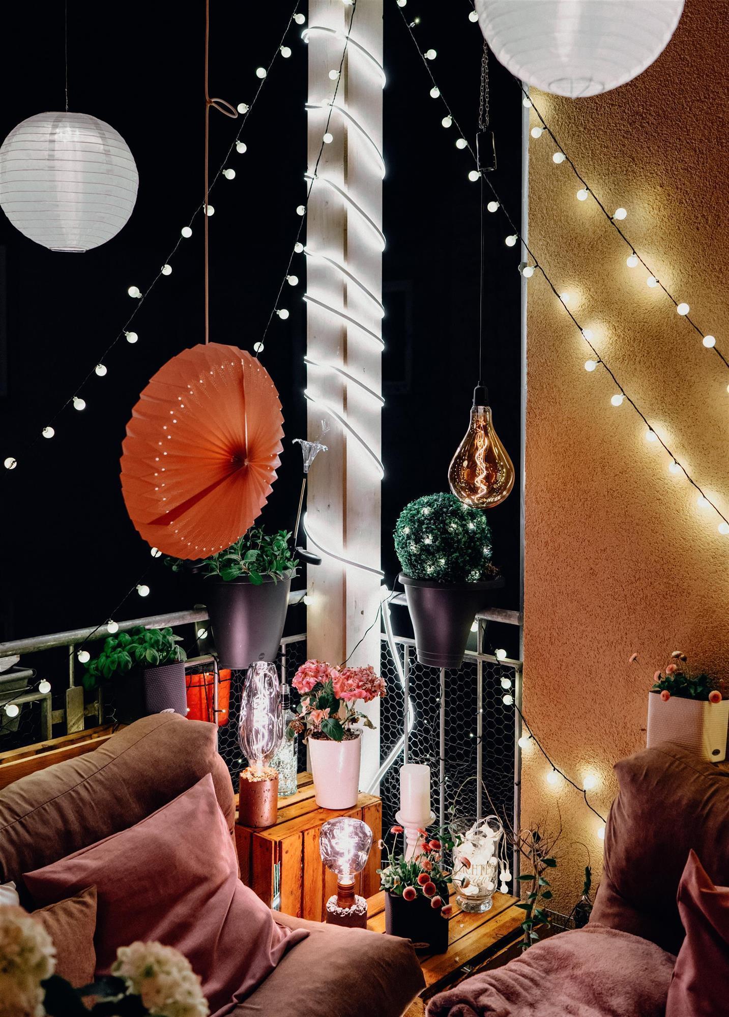 LED-Lichterkette mit Kugeln, 50 LEDs ww,mit 8 Funktionen, FB, batteriebetrieben, für außen