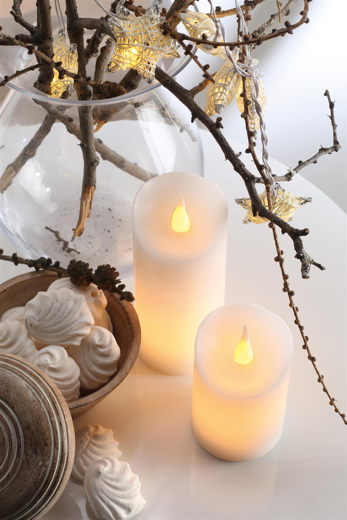 4 Stück von LED-Wachskerze , 9,5 cm hoch, 5,5 cm Ø, weiß, gelbe LED, batteriebetrieben_572124_4er