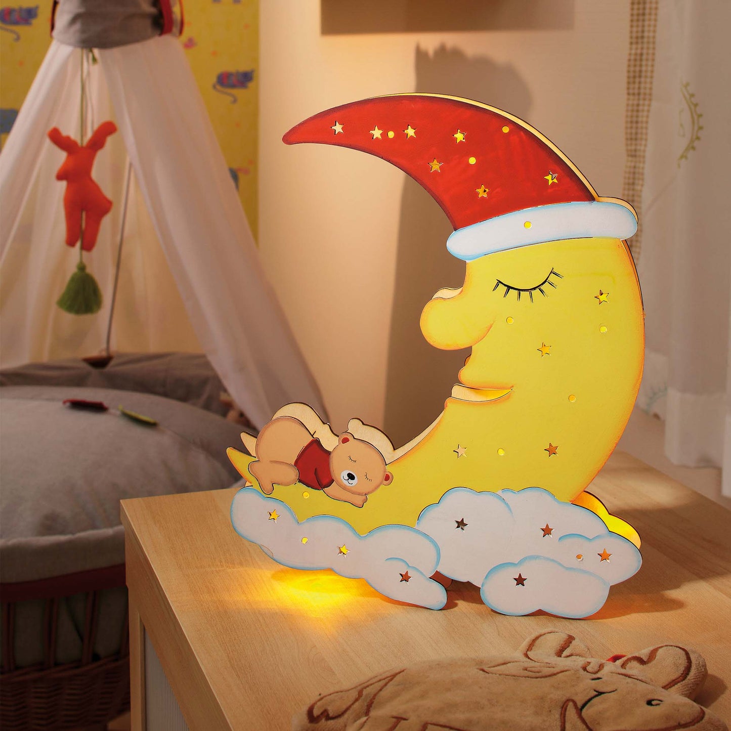 LED-Holzmond mit schlafendem Bär, 10 LEDs ww, 29,5x25cm, zum Hängen und Stellen