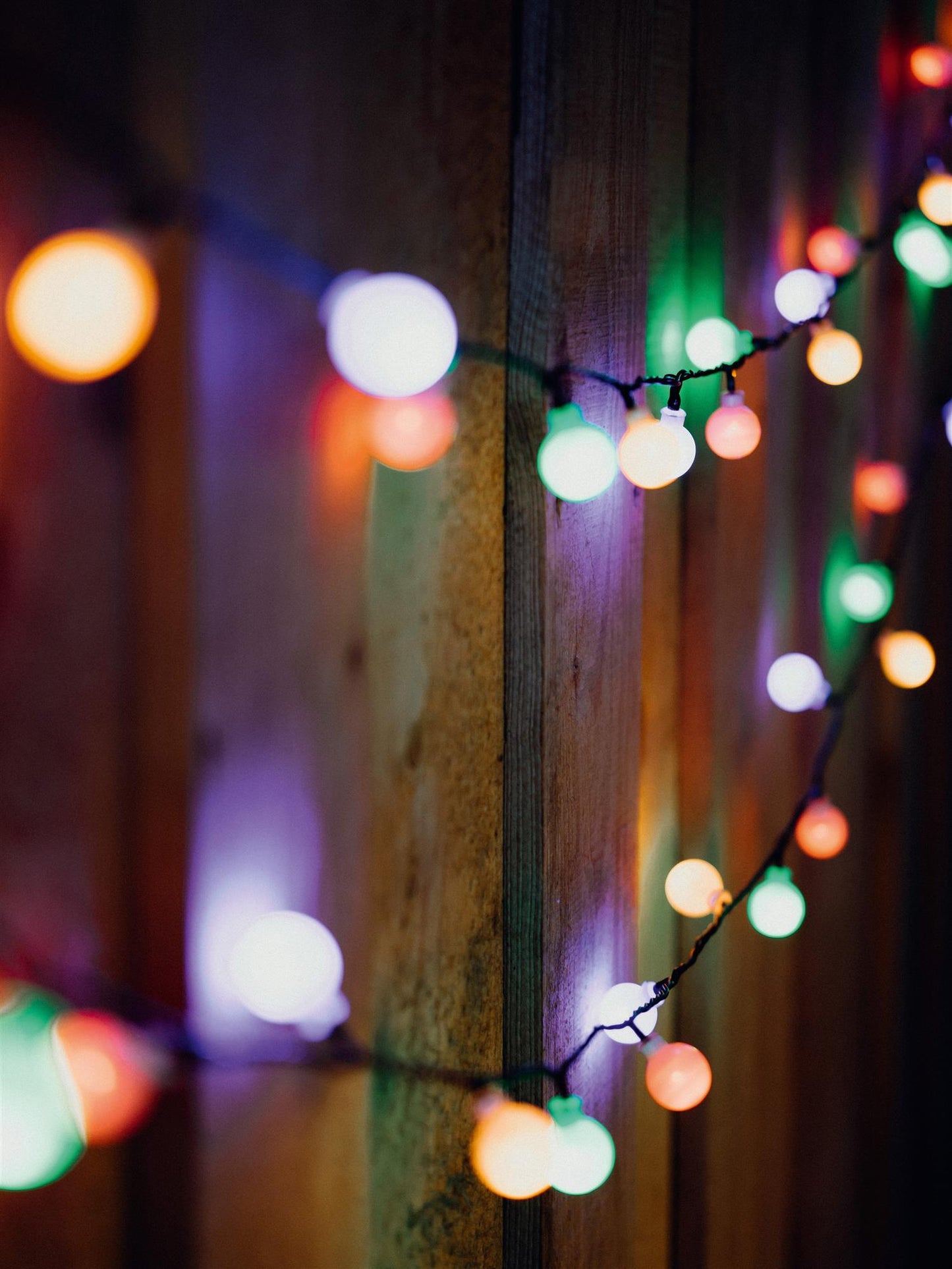 LED - Lichterkette mit Kugeln 100 LEDs bunt, auf Trommel, Außen-Transformator