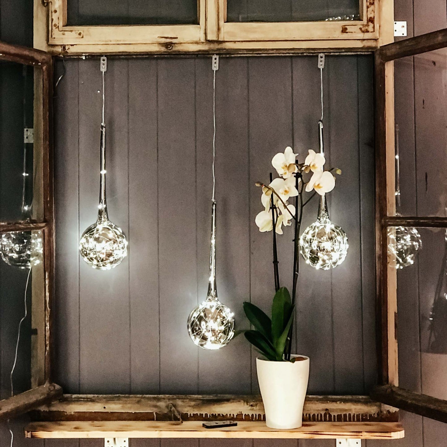 LED-Glastropfen-Vorhang, 3 Glas-Tropfen, Höhe 50cm plus Tropfen, IP 44 Trafo mit Timer