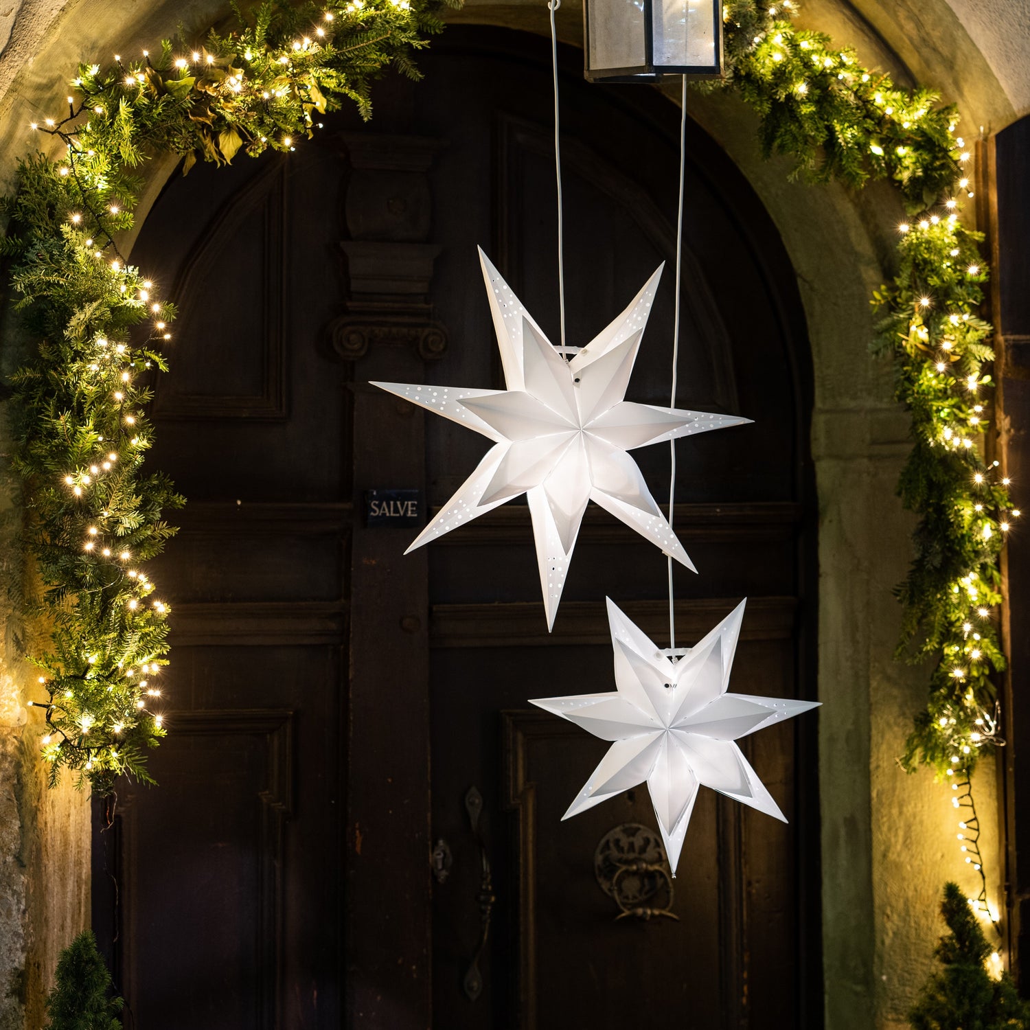 PAPIERSTERNE & LAMPIONS ZUM HÄNGEN