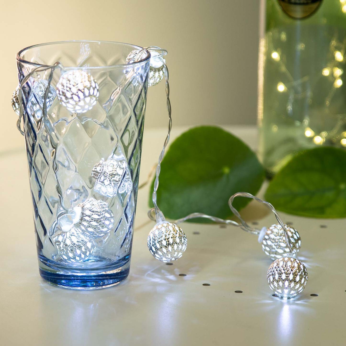 10-tlg. LED-Lichterkette, mit Metallbällen, warm-weiß, transparentes Kabel, batteriebetrieben