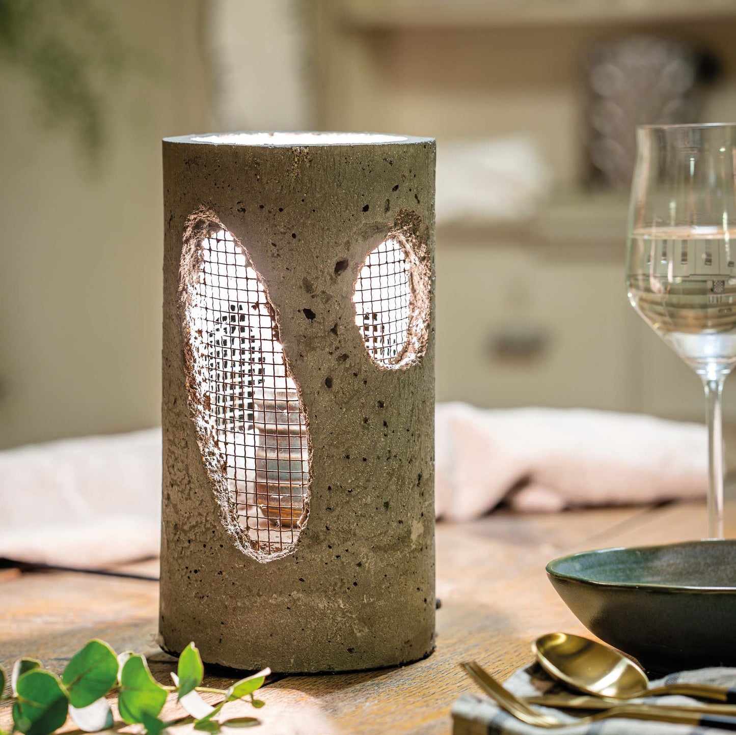 Tischlampe - Zement-Lampe mit Gittergeflecht dunkelgrau modernes Design