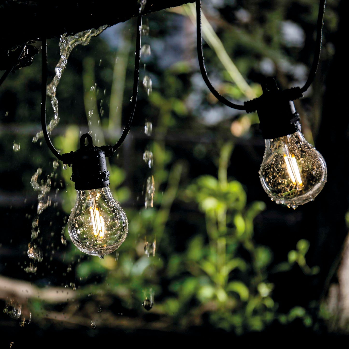 Hellum LED Partylichterkette, warmweiß mit 10 Lampen, 4,5 m beleuchtet, für Außen 150353