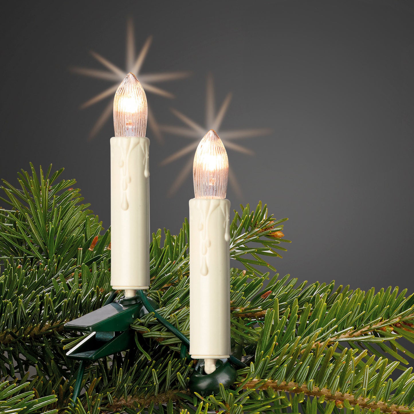 Hellum Weihnachtsbaum Lichterkette Innen – 15 elfenbeinfarbene Kerzen mit Wachstropfenoptik, 9,8m beleuchtet, Clips zur Befestigung