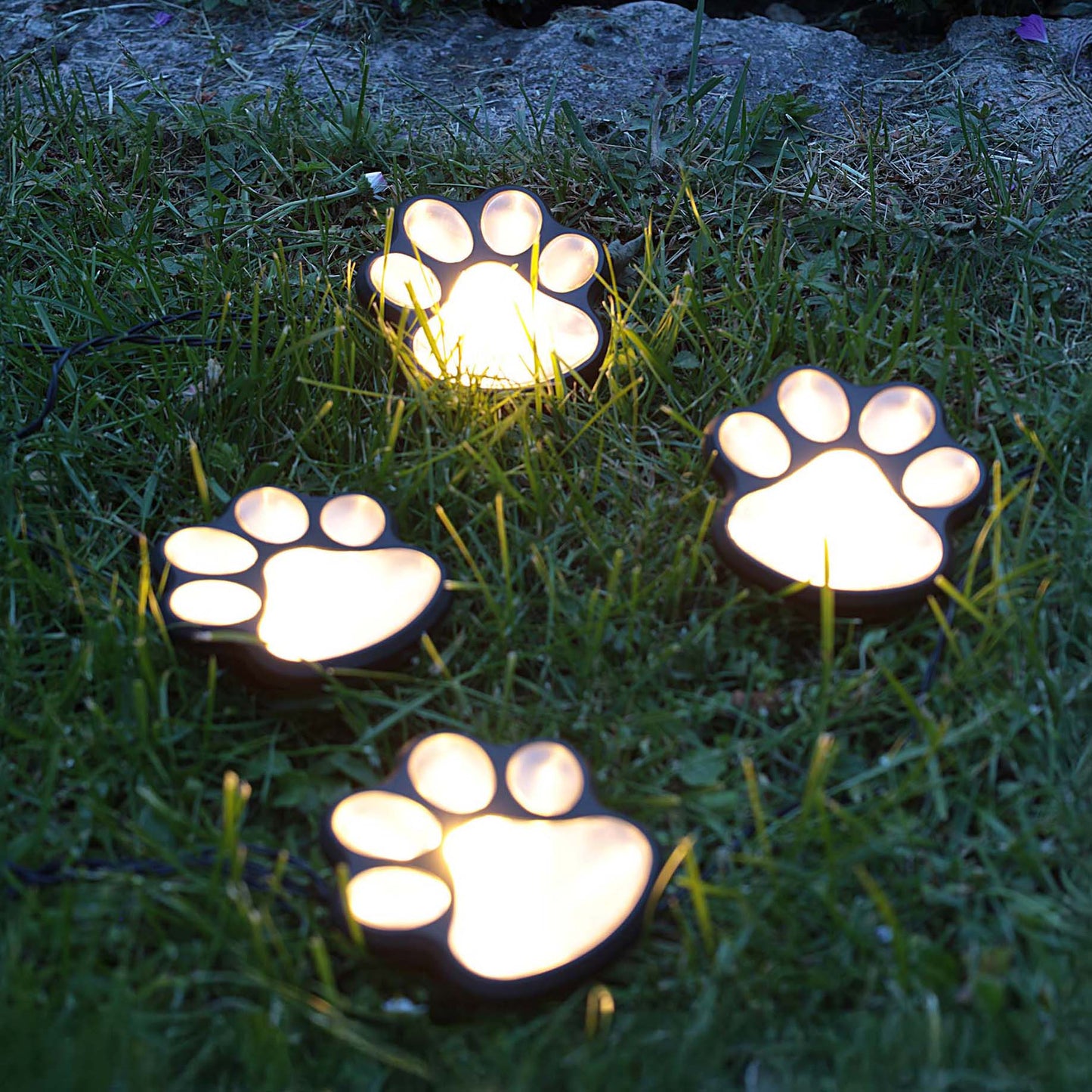 Hellum Solar Pfoten, 4 Pfoten 9x9cm, warmweiß, Erdspieß, für außen 523690