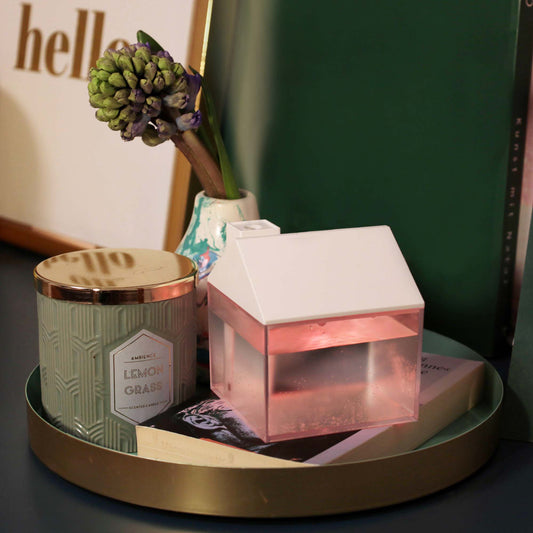 Mini Luftbefeuchter Haus Weiß mit RGB-Farbwechsel (250 ml) 8,4 x 9,5 cm