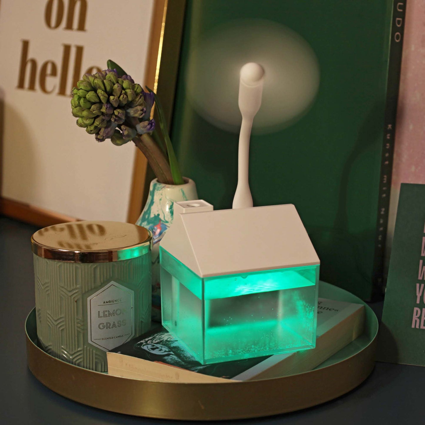 Mini Luftbefeuchter Haus Weiß mit RGB-Farbwechsel (250 ml) 8,4 x 9,5 cm