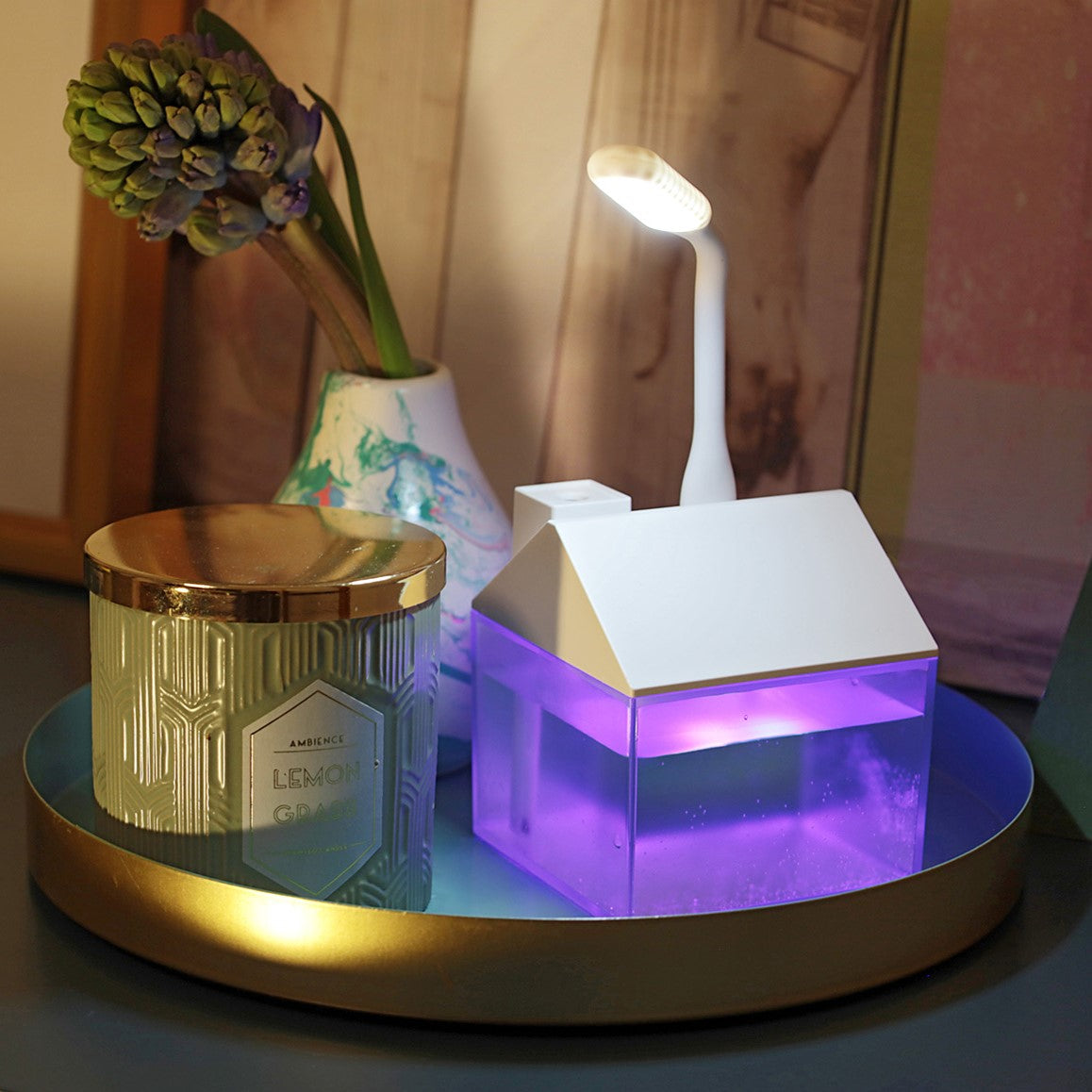 LED- Luftbefeuchter, Haus weiß, RGB, USB-Kabel