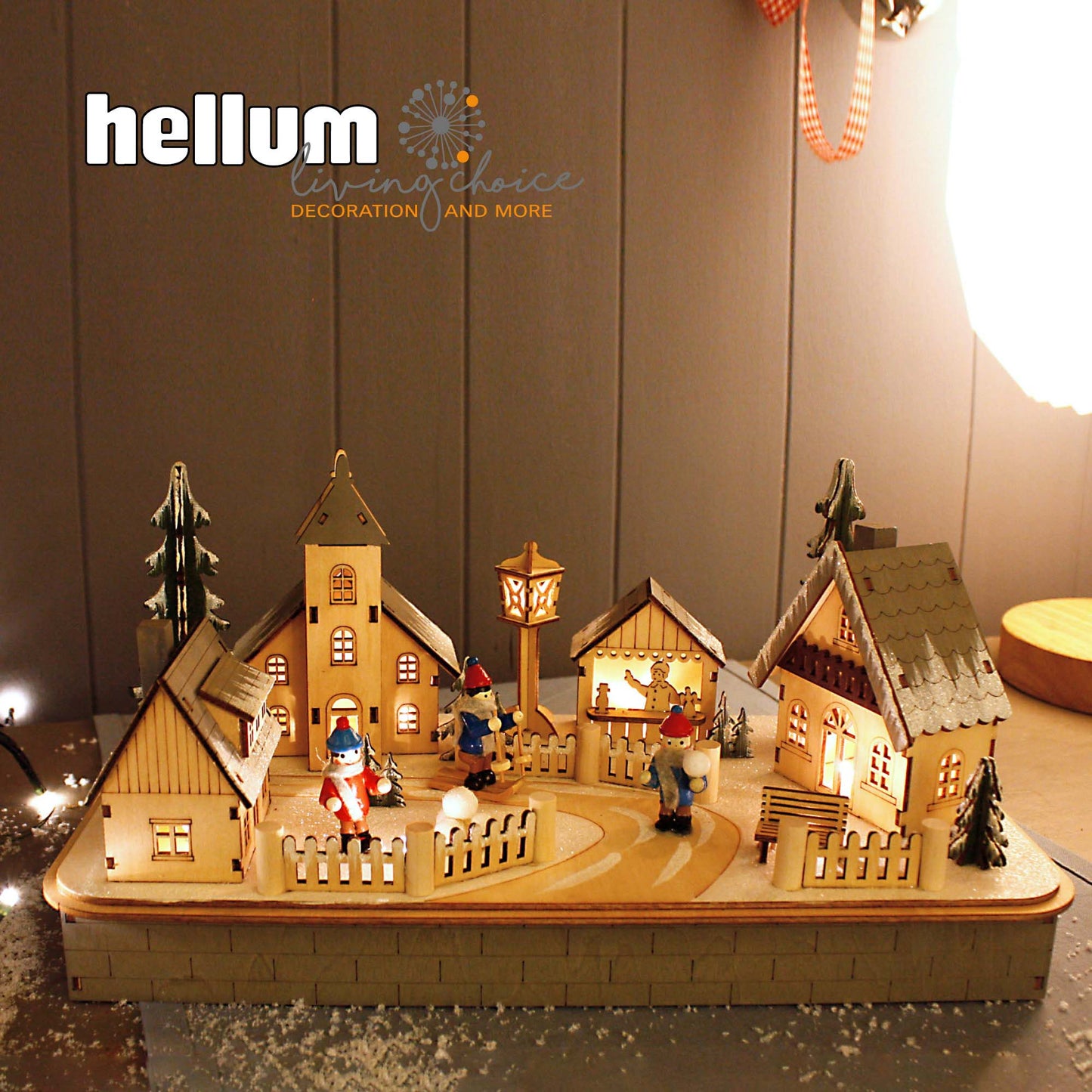 LED-Holzleuchter „Winterliches Dorfleben mit Kirche“, mit 6h-Timer, batteriebetrieben