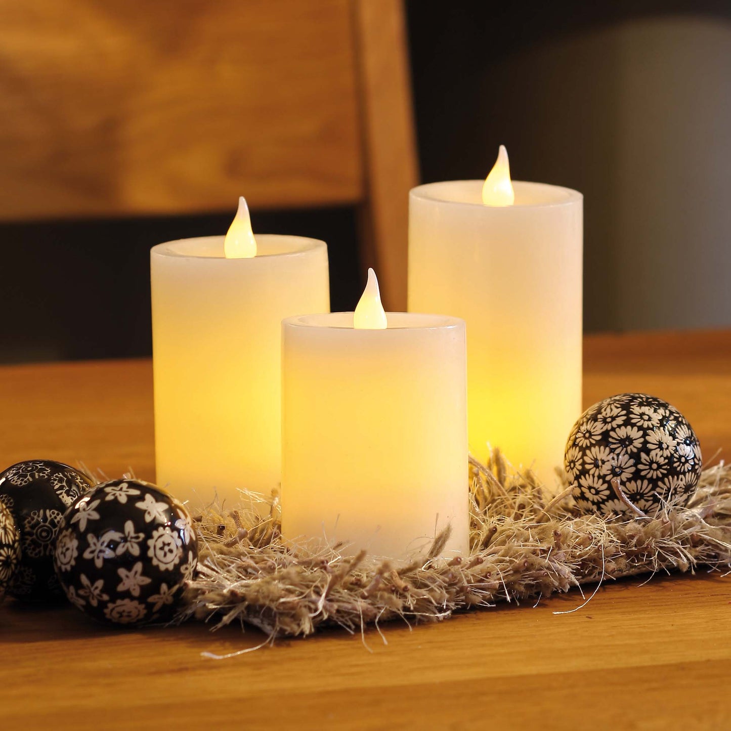 LED-Wachskerzen, 3er-Set, weiß,  H: 11,5 cm, 3 LEDs gelb, Dämmerungssensor