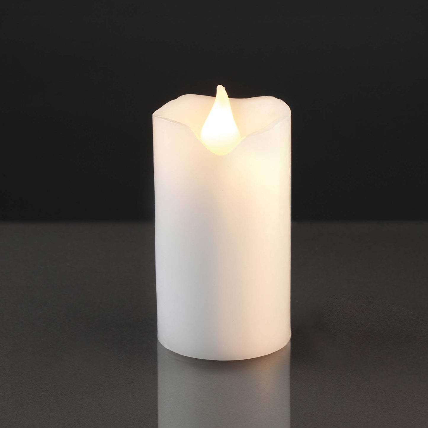 4 Stück von LED-Wachskerze , 9,5  cm hoch, 5,5 cm Ø, weiß, gelbe LED, batteriebetrieben_572124_4er
