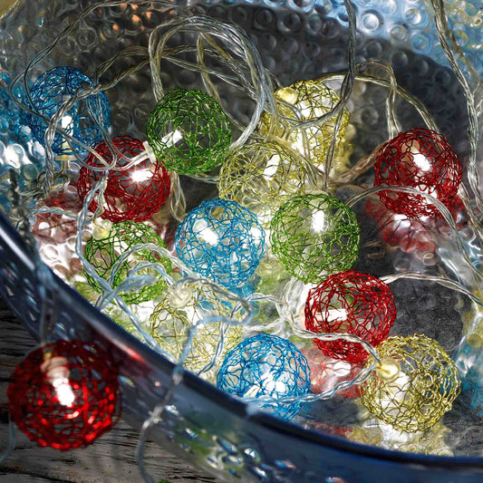 LED-Lichterkette mit bunten Metallbällen, 20 LEDs weiß, Innentrafo