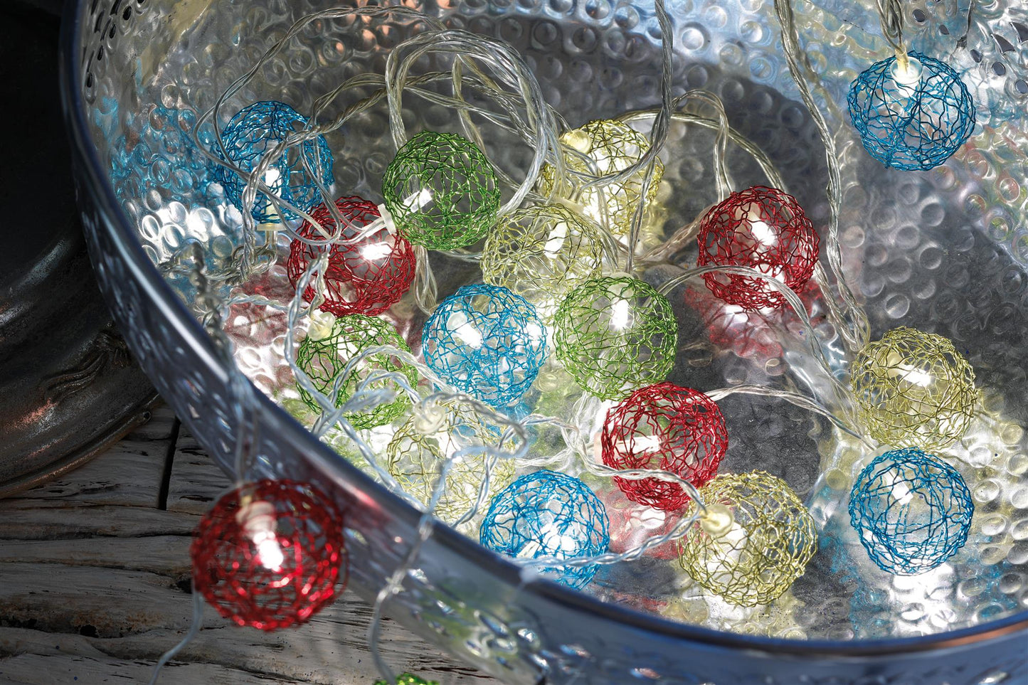 LED-Lichterkette mit bunten Metallbällen, 20 LEDs weiß, Innentrafo