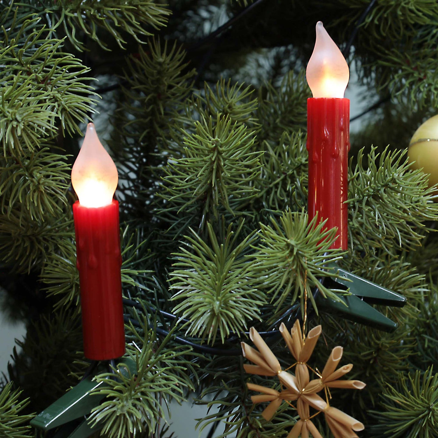 30-tlg. LED-Flammenkerzenkette mit Flammeneffekt, perlrot mit Wachstropfen, für innen, warmweiß und matt, teilbarer Stecker 815061