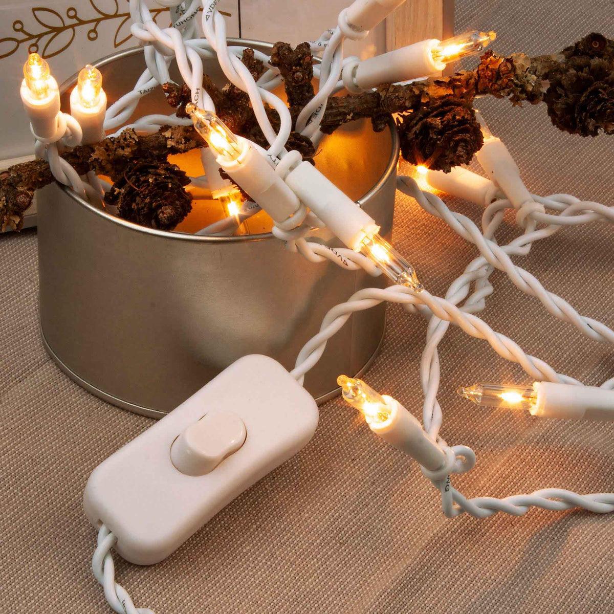 Lichterkette innen, 20 Lichter warmweiß, 2,85 m beleuchtet, weißes Kab – Hellum Direkt