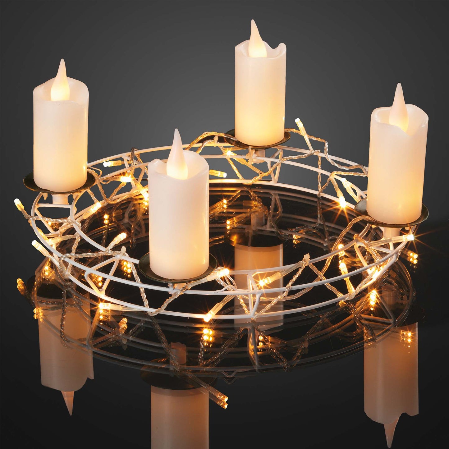 LED - Metallkranz weiß, 35x20cm, zum Hängen und Stellen, 4 Echtwachskerzen 878417